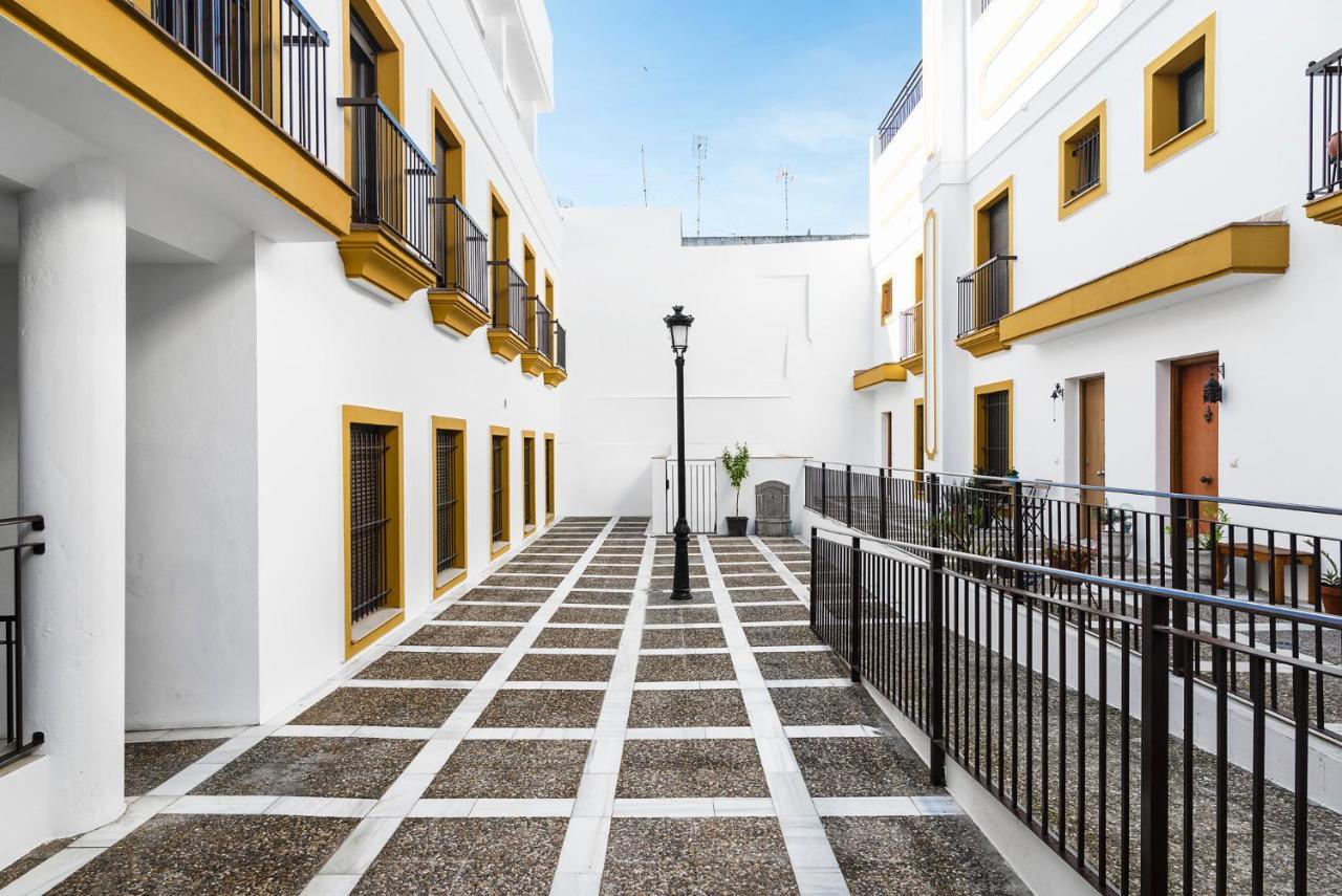 Apartamento San Juan, Parking privado Jerez de la Frontera Bagian luar foto