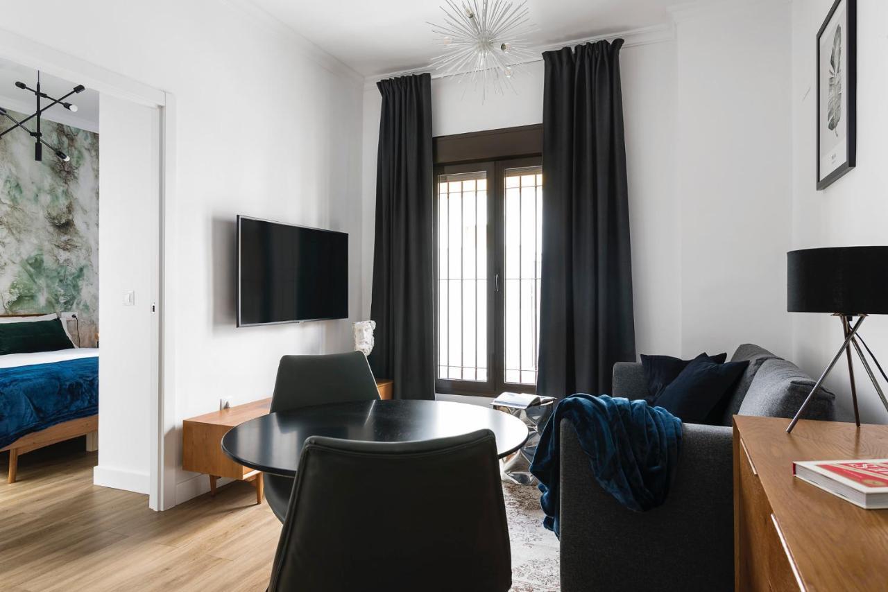 Apartamento San Juan, Parking privado Jerez de la Frontera Bagian luar foto