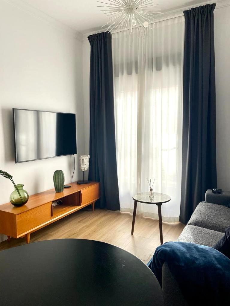 Apartamento San Juan, Parking privado Jerez de la Frontera Bagian luar foto